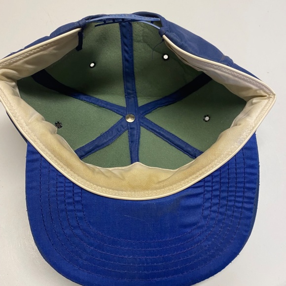 Vintage trucker hats - Picture 3 of 6